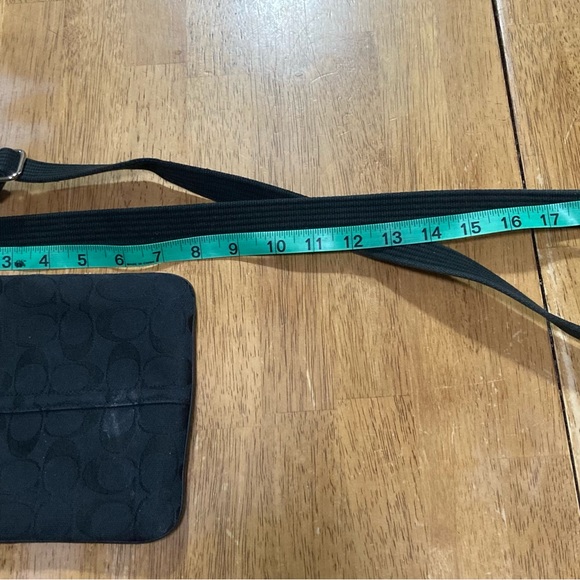 Beautiful coach crossbody - Picture 7 of 7